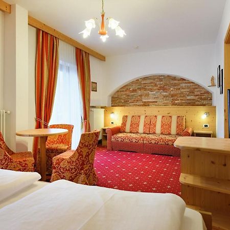 Hotel Ronce Ортизеи Экстерьер фото