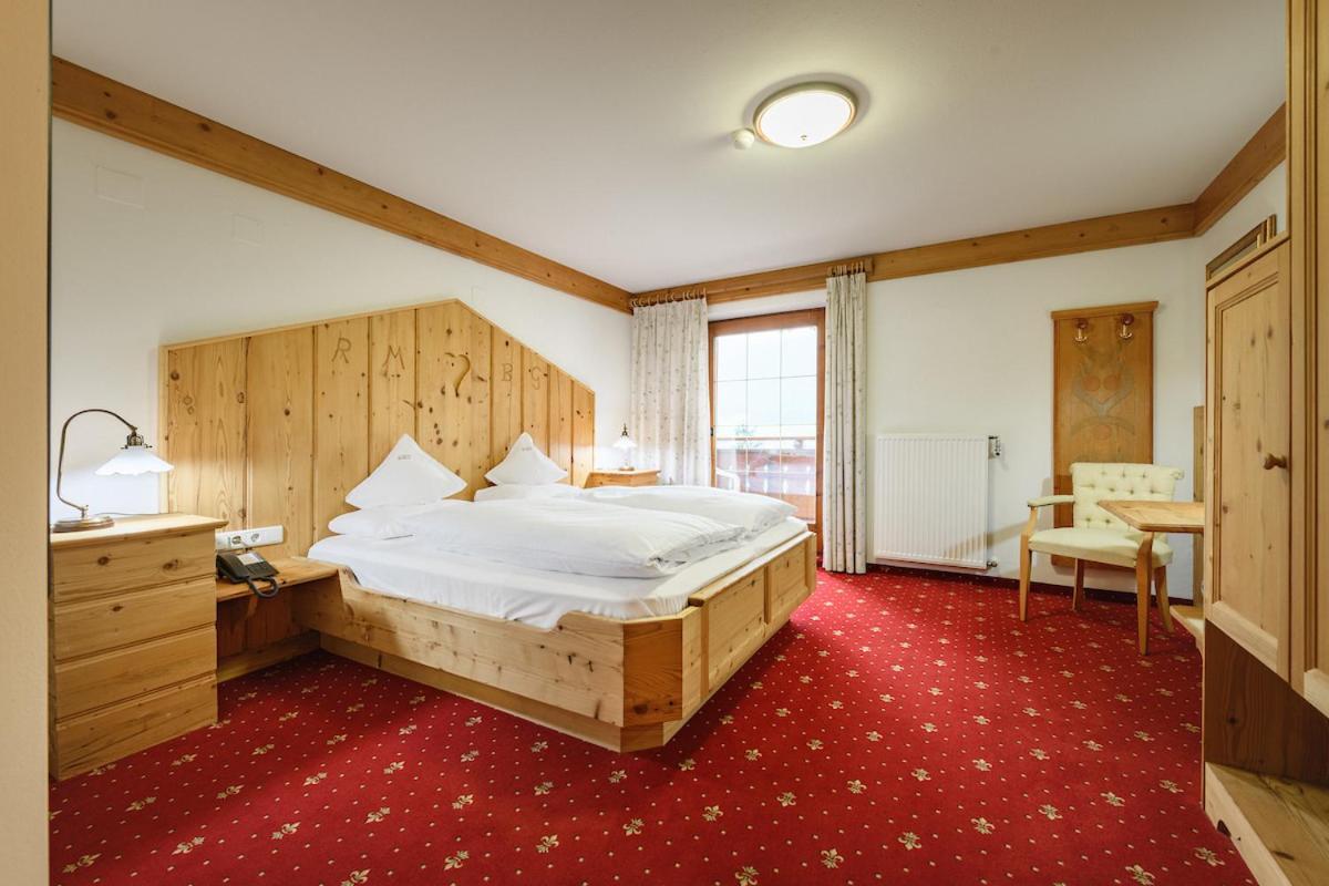 Hotel Ronce Ортизеи Экстерьер фото