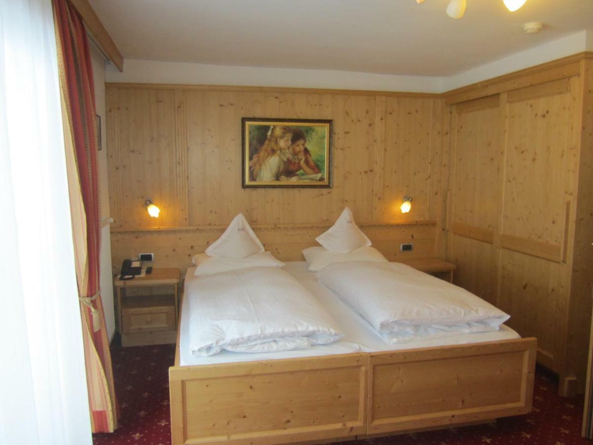 Hotel Ronce Ортизеи Экстерьер фото